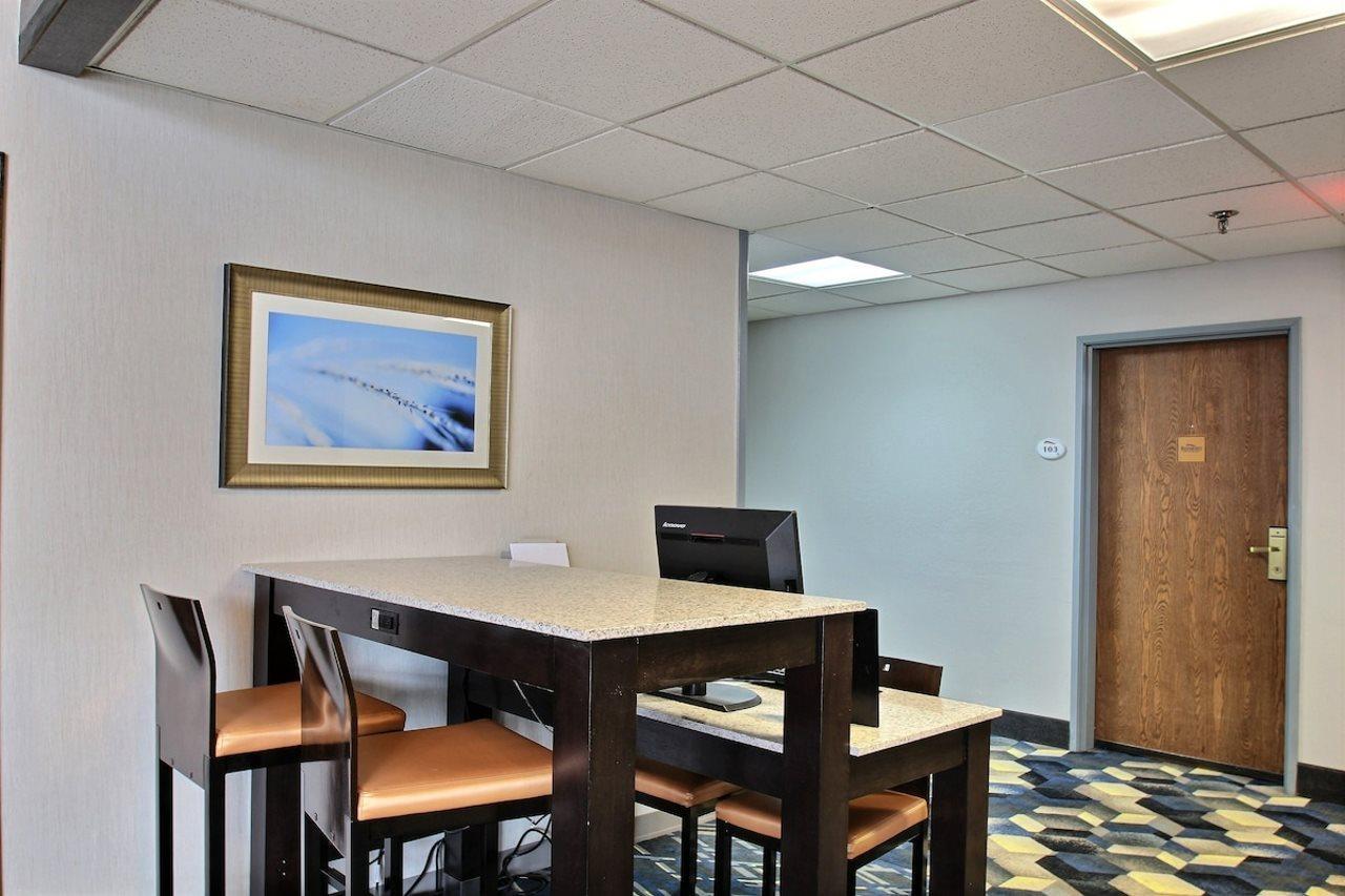 Baymont By Wyndham Madison West/Middleton Wi West Hotel Exterior foto